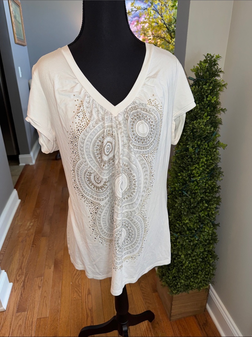 White House Black Market white w/Gold Embellished V-Neck Short Sleeve Tee
